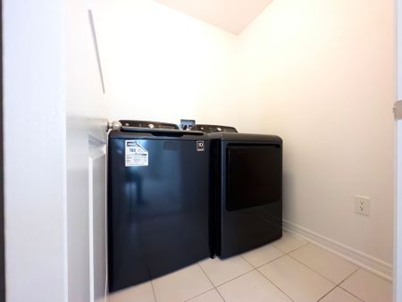 For Lease - 548 Red Elm Drive, Shelburne, Ontario - Photo 3