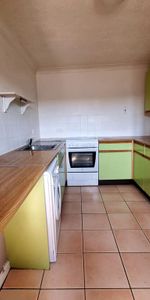 3 bedroom flat to rent - Photo 3