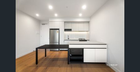 Modern 1-Bedroom Apartment in Burwood East! - Photo 4