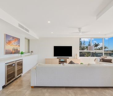 CURRUMBIN BEACHFRONT - FURNISHED 2BR APARTMENT - Photo 2