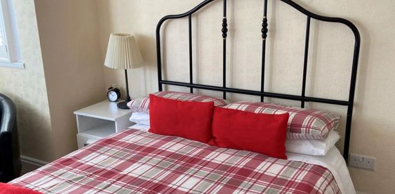 Room in a Shared House, Donnybrook Road, SW16 - Photo 2