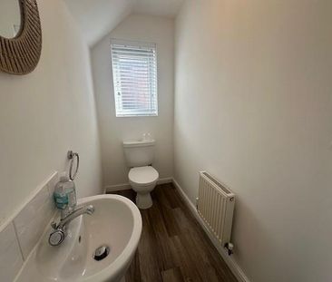 3 bedroom terraced house to rent - Photo 6