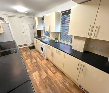 1 bedroom in a house share to rent - Photo 6