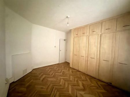 3 bedroom flat to rent - Photo 2