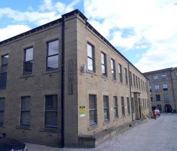 Upper Blakeridge Lane, Batley, WF17 - Photo 1