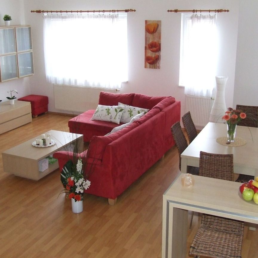 Pronájem bytu 2+kk • 74 m² bez realitkyDalmatská, Úvaly - Úvaly u Prahy, Středočeský kraj - Fotografie 1