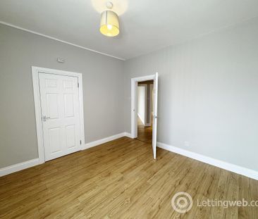 2 Bedroom Ground Flat to Rent - Photo 2