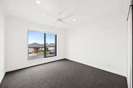 Contemporary Living in Mickleham - Photo 2