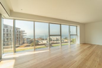 Apartamento T3 com varanda, novo, com vista mar, em Vila Nova de Gaia