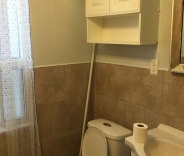 73 High St, #2 Barrie | $1450 per month | Utilities Included - Photo 6