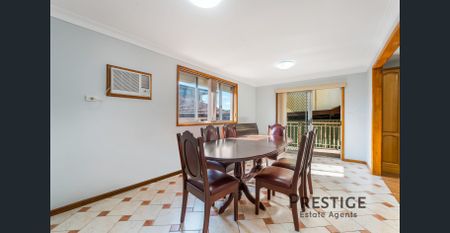 Spacious Family Residence including water! - Photo 2