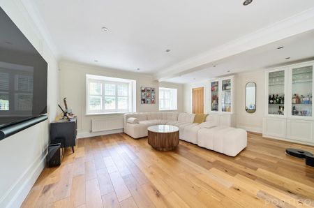 4 bedroom semi-detached house to rent - Photo 4