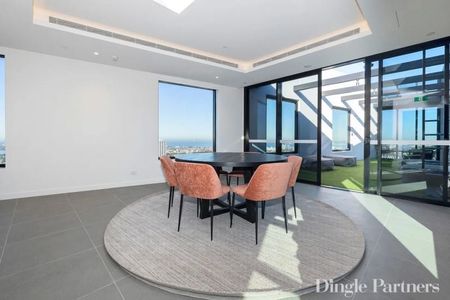 MODERN LIVING IN SOUTHBANK! - Photo 3