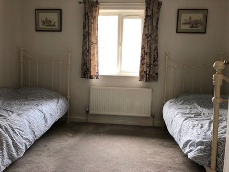 2 Bed Terraced House, Blyth Close, E14 - Photo 3