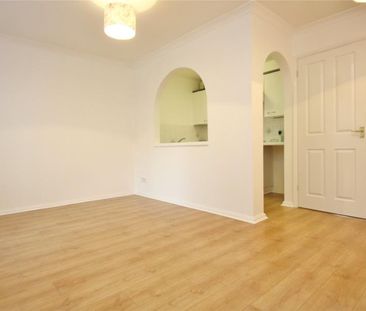 Alexandra Gardens, Woking - 1 bedroomProperty for lettings - Seymours - Photo 2