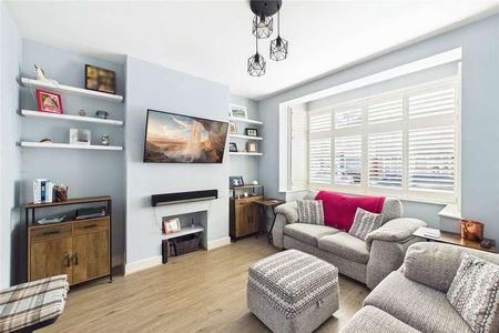 St. Olaves Walk, London, SW16 - Photo 2