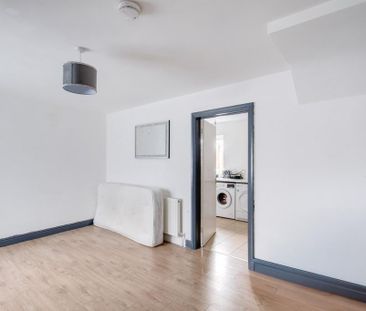 3 bedroom terraced house to rent - Photo 6