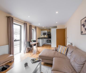 2 Bed Flat, Mercury House, E16 - Photo 1
