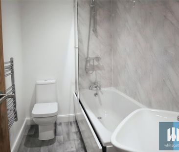 Bradford Road, Batley, WF17 - Photo 2