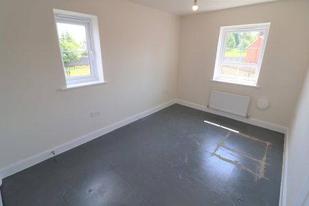 2 bedroom end of terrace house to rent - Photo 2