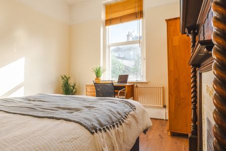 6 Bed Semi-Detached House, Cranbrook Road, BS6 - Photo 4