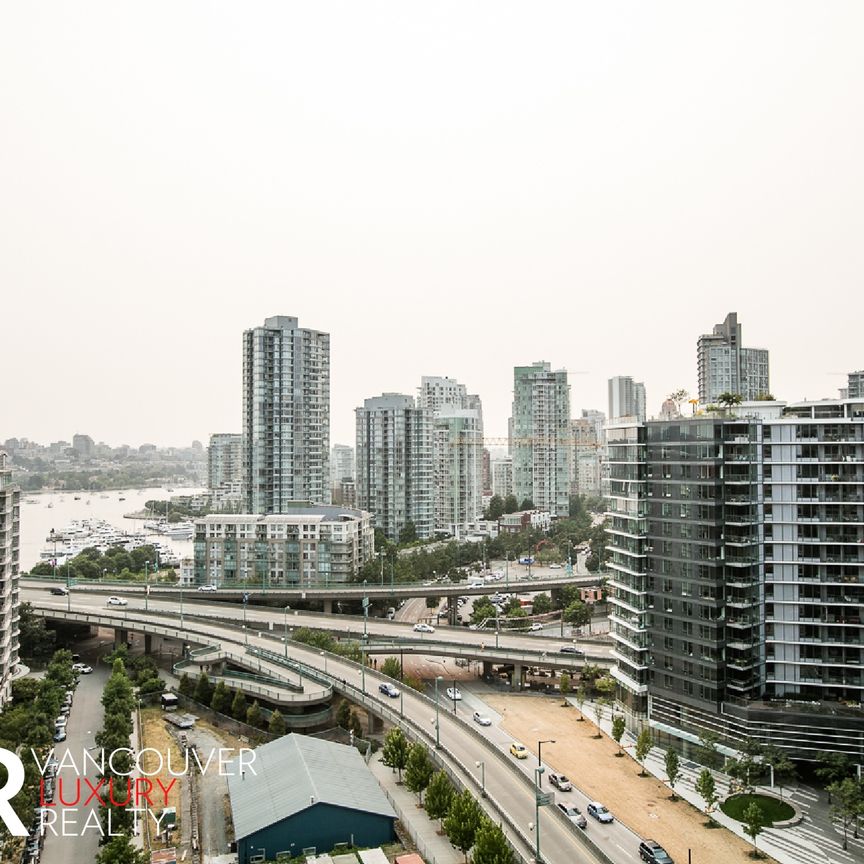 Condo in Downtown Vancouver, BC - Photo 1