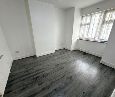 4 bedroom terraced house to rent - Photo 4