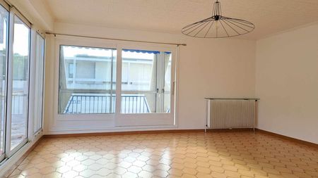 Location - Appartement T2 de 68 m² avec terrasse, loggia et cave - Photo 5