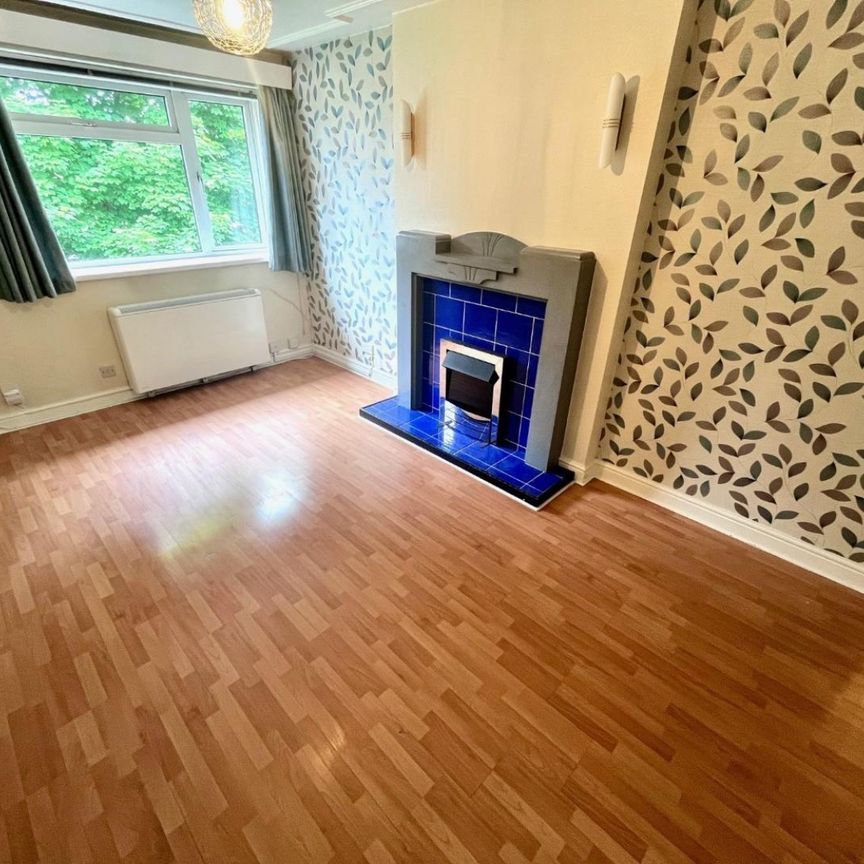 2 bedroom Flat To Let - Photo 1