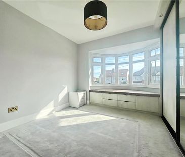 Central Avenue, Hounslow, TW3 2RJ - Photo 4