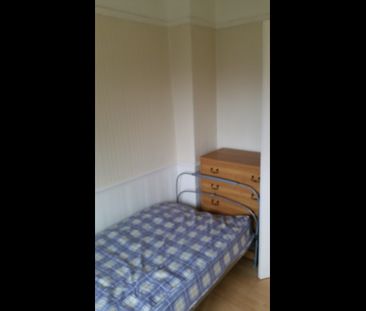 3 Bed Terraced House, Foxwell Rd, B9 - Photo 4