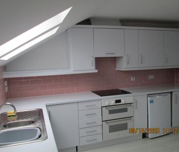 2 bedroom flat to rent - Photo 4