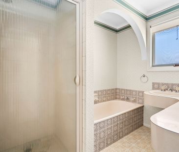 Family living in Belmont's heart - Photo 4