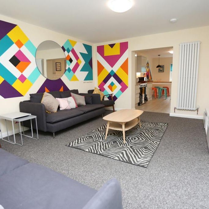 1 bedroom in a house share to rent - Photo 1