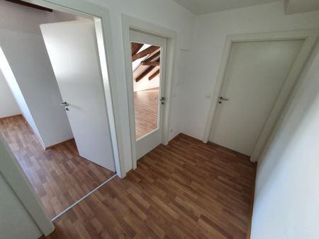 Geförderte Dachgeschosswohnung mit 2 Zimmern - Photo 3