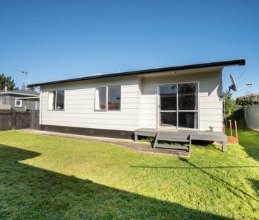 Low maintenance living! - Photo 2