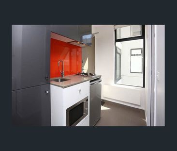 Fully Furnished Largest Superior Studio in the building with Balcony - Photo 2