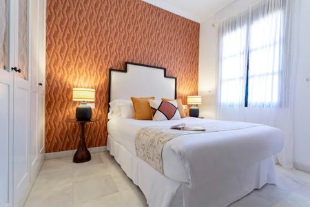 Calle Zaragoza, Sevilla, Andalusia 41001 - Photo 3