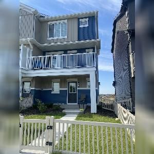 3 Bed 2.5 Bath Dbl Garage Townhouse Desrochers SW - Photo 2