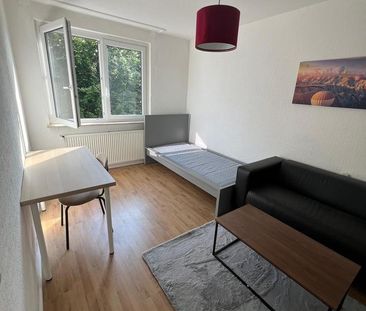 möbliertes WG- Zimmer für Studentinnen und Azubis - Photo 1