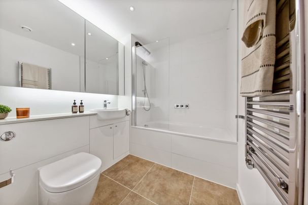 N26 Townhouses, E20 1BX, London - Photo 1