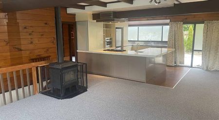 3 Treetop Lane, Paparangi, Wellington City - Photo 2