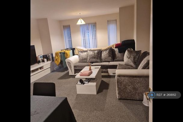 2 bedroom flat to rent - Photo 1