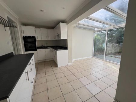 3 bedroom terraced house to rent - Photo 5