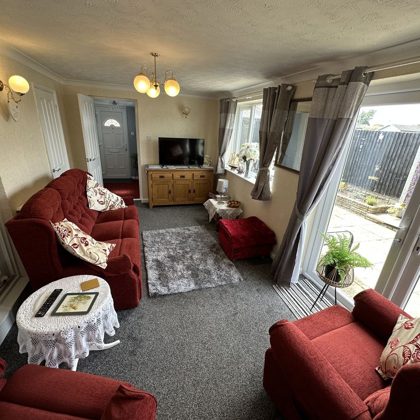 The Glebe, Great Yarmouth, Hemsby - Photo 1