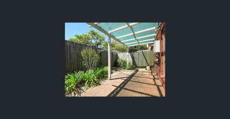 Bright, Stylish & Central – Your New East Toowoomba Home Awaits! - Photo 5