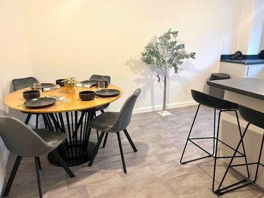 5 bedroom house to rent - Photo 1