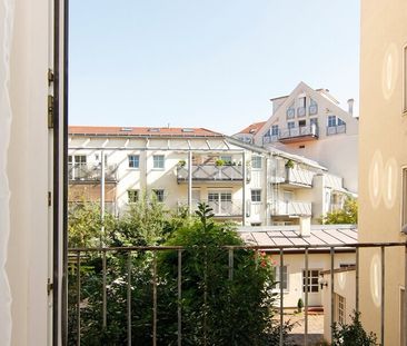 Near Sendlinger Tor: Beautiful 2-room apartment with balcony - Photo 1