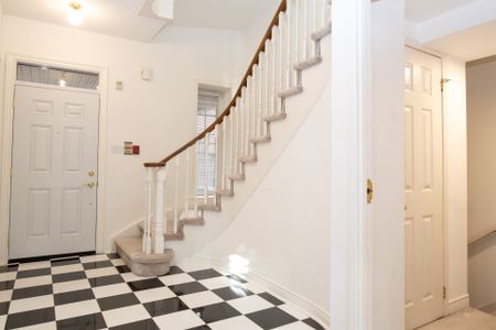 For Lease - 2289 Lakeshore Boulevard Unit# 129, Toronto, Ontario - Photo 4