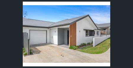 QUIET, SECURE, FRESH MODERN LIVING - Photo 2